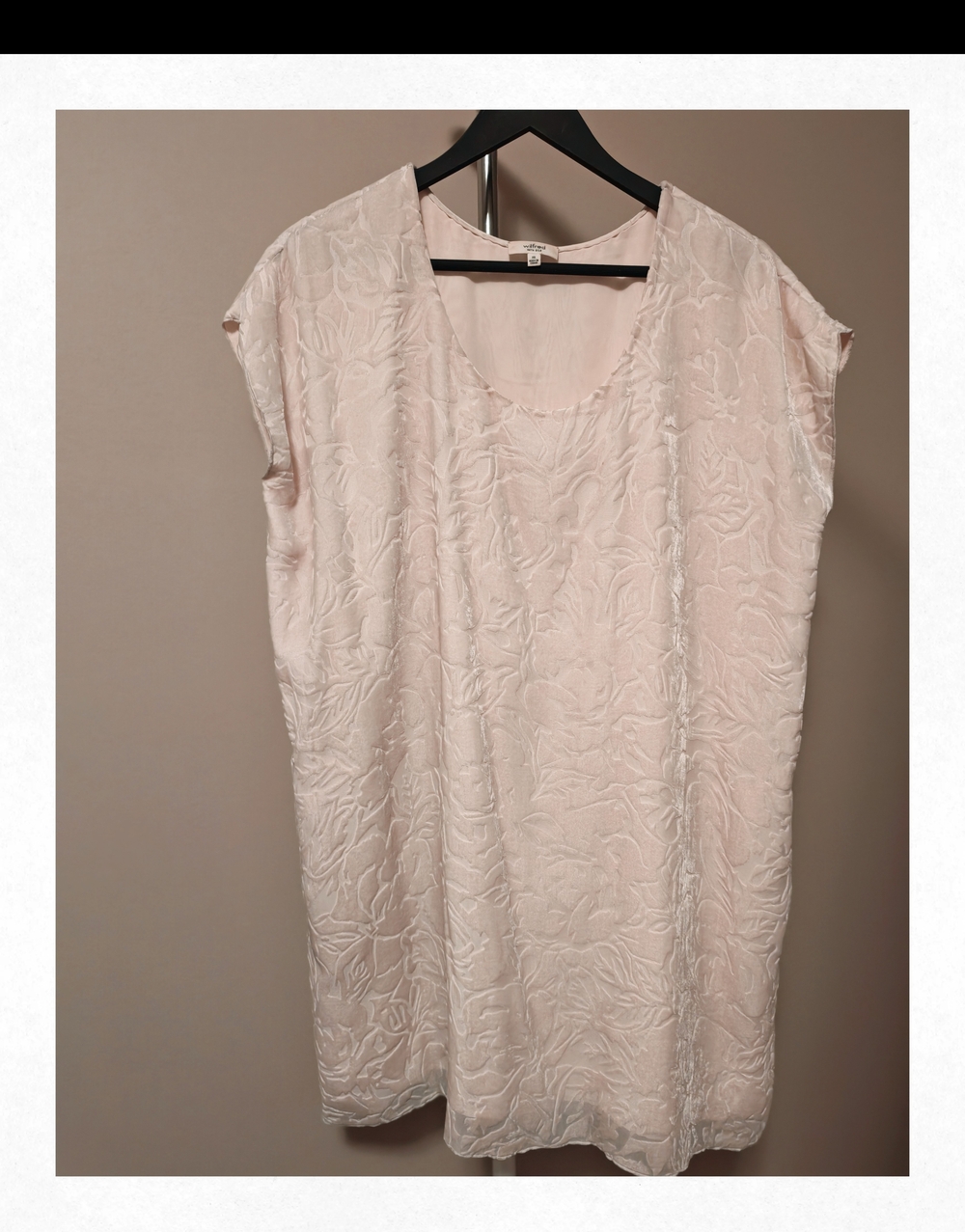Wilfred Blush Silk Scoop Neck Shift Dress